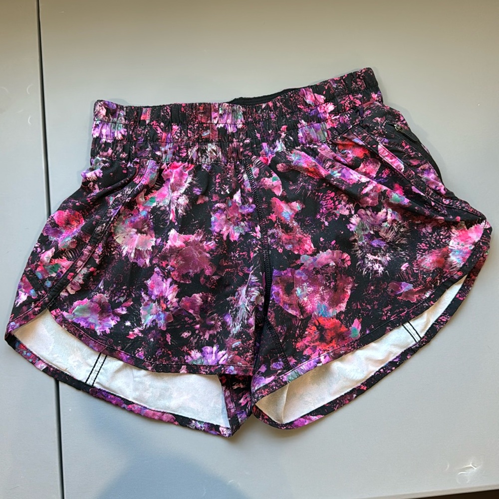 TRACKER SHORT 4"
Fluoro Floral Multi
